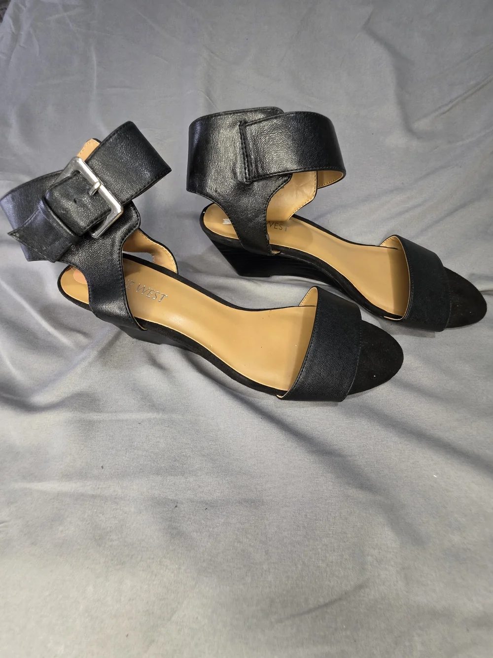 Nine West Black Ankle Strap Wedge Sandals Size 7 Buckle Open Toe